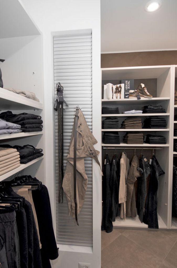 arredamento negozio abbigliamento top ten borgosesia (9)